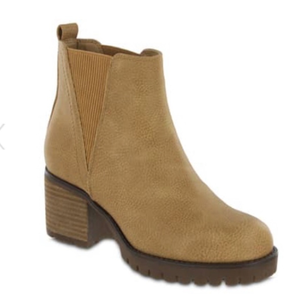 MIA Brown Ribbed Block Heel Chelsea Boot Size 9.5